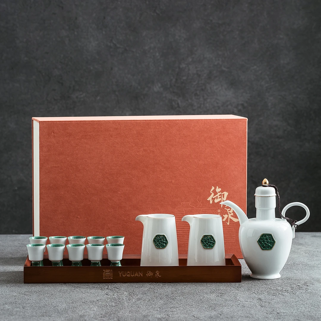 德化白瓷2025年新款精致高档的个人专用家用的陶瓷白酒杯套装礼盒