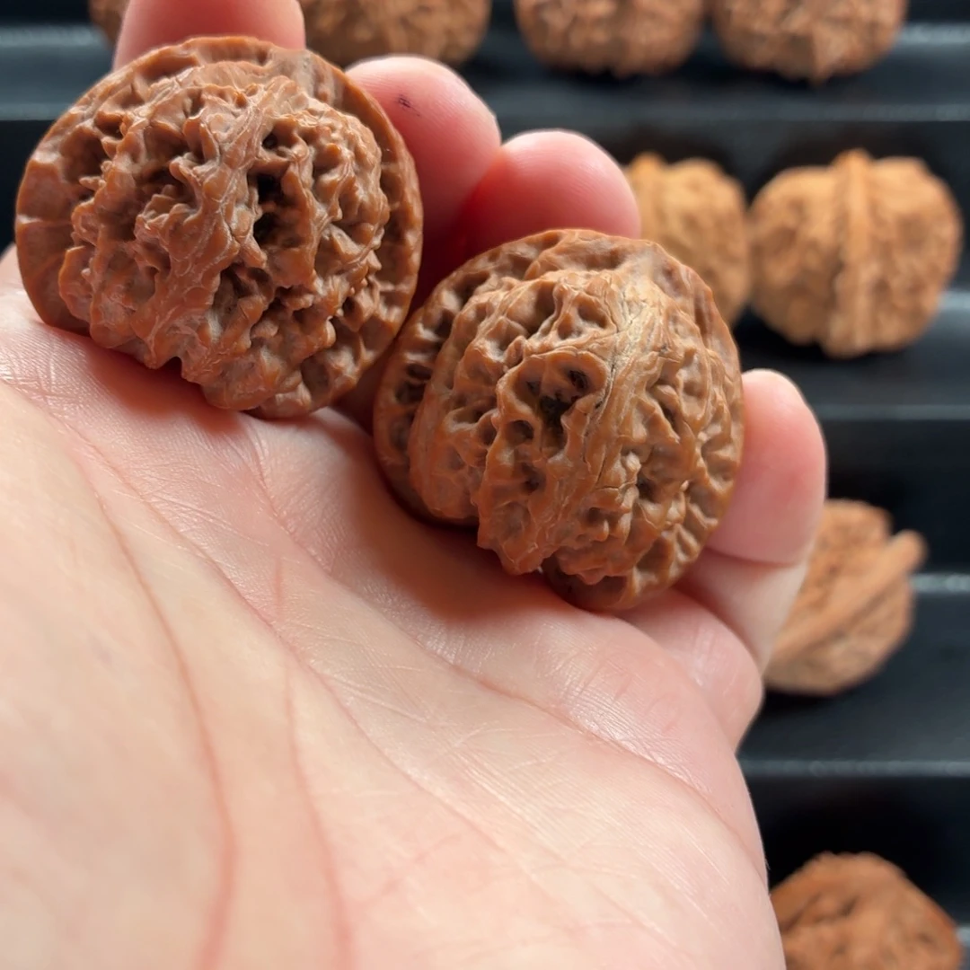 0***9桃核把件山地苹果园36