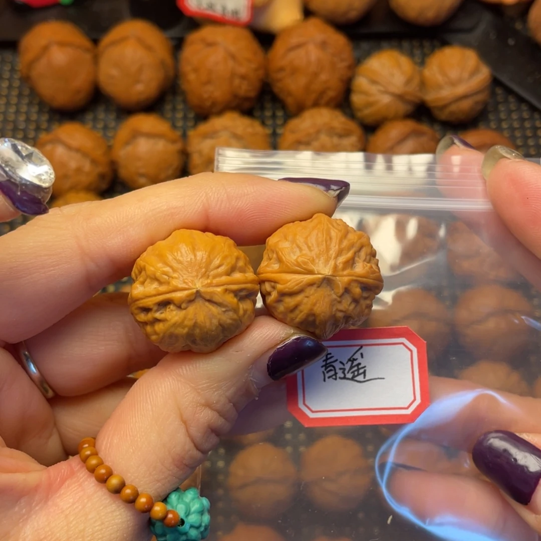 青***遥吊坠文玩核桃24尺全品闷尖南瓜墩