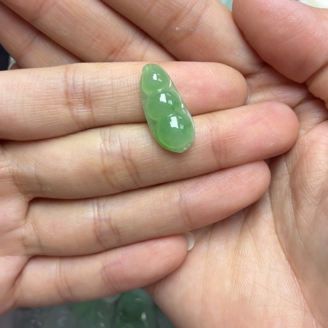 颈饰未镶嵌翡翠满绿福豆