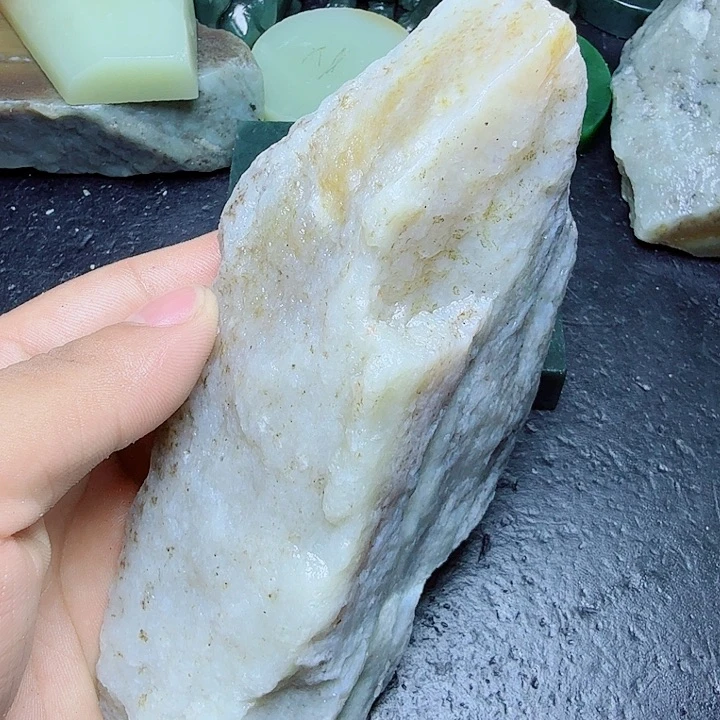 未镶嵌和田玉（糖玉）珠宝奇石