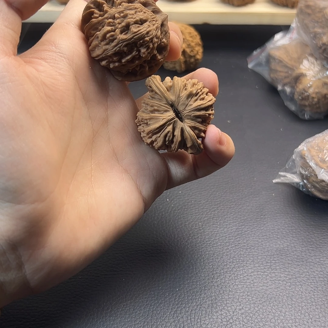 文玩核桃吊坠typce充电器