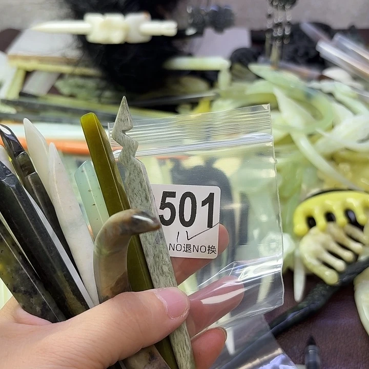 兔***雨合金蛇纹石玉发饰