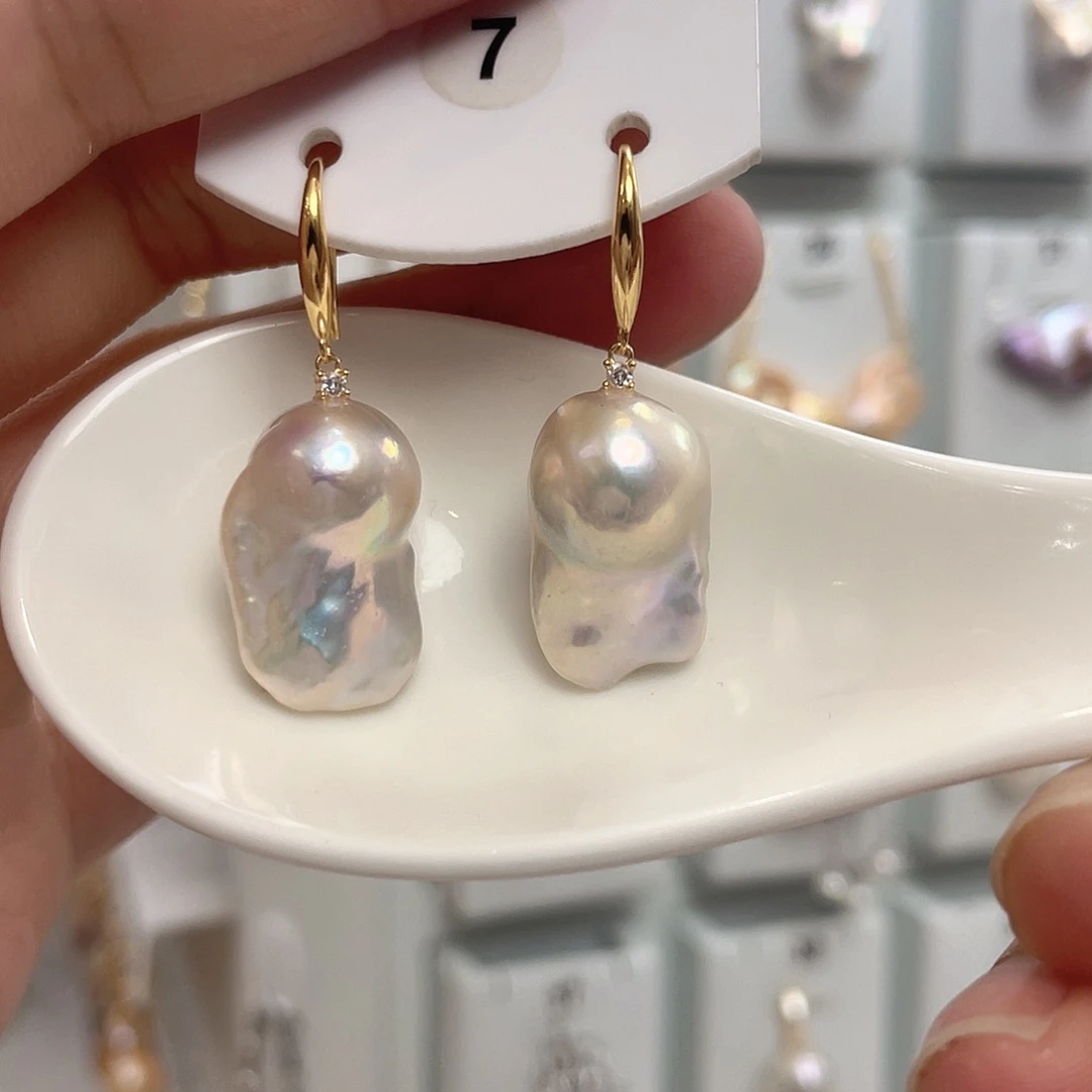 淡水珍珠合金颈饰开****妈