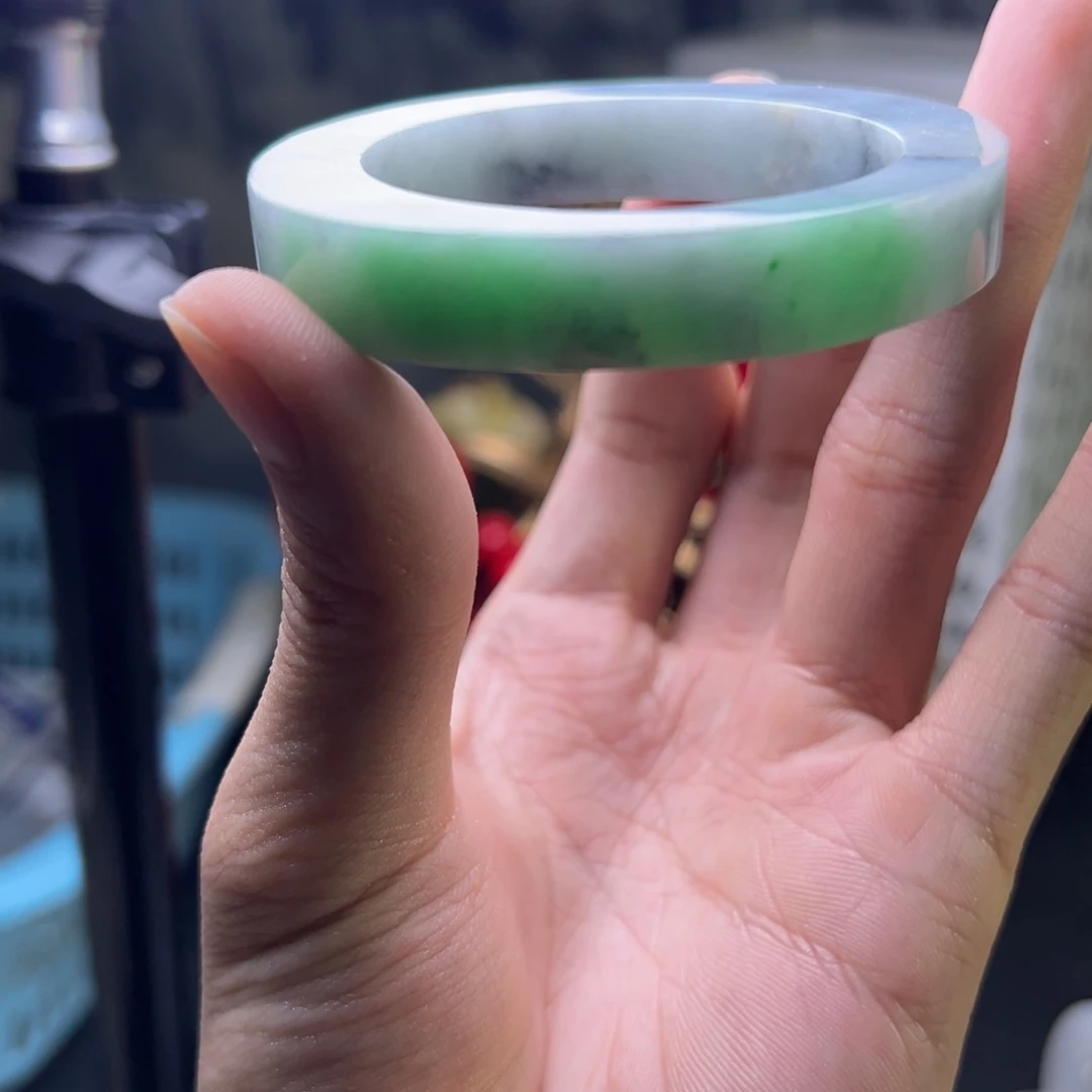 未镶嵌正圈定制翡翠绿乌鸡 50-54贵妃