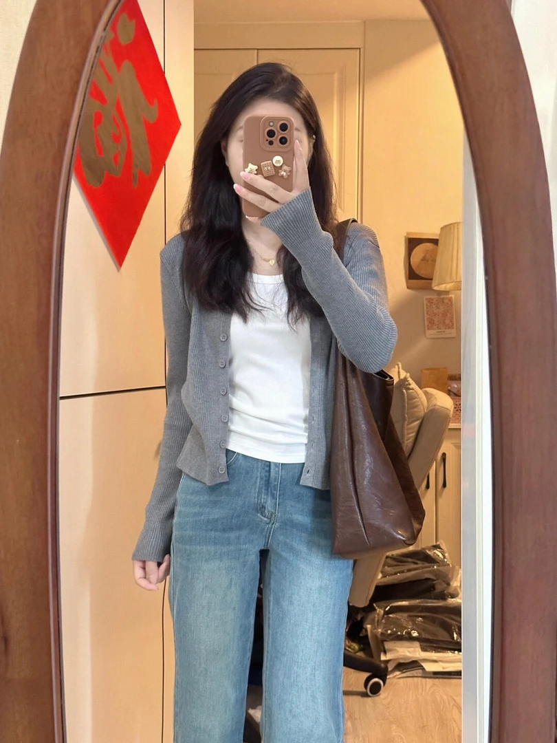【都市岛屿】灰色针织开衫女春秋新款小众修身显瘦上衣牛仔裤三件套