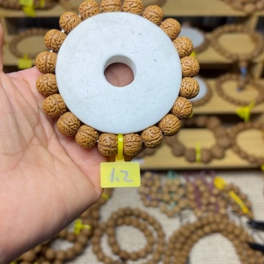 木质矮桩小金豆手串