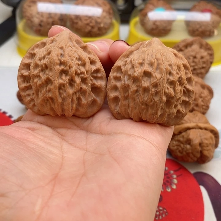 文玩核桃吊坠42公子帽