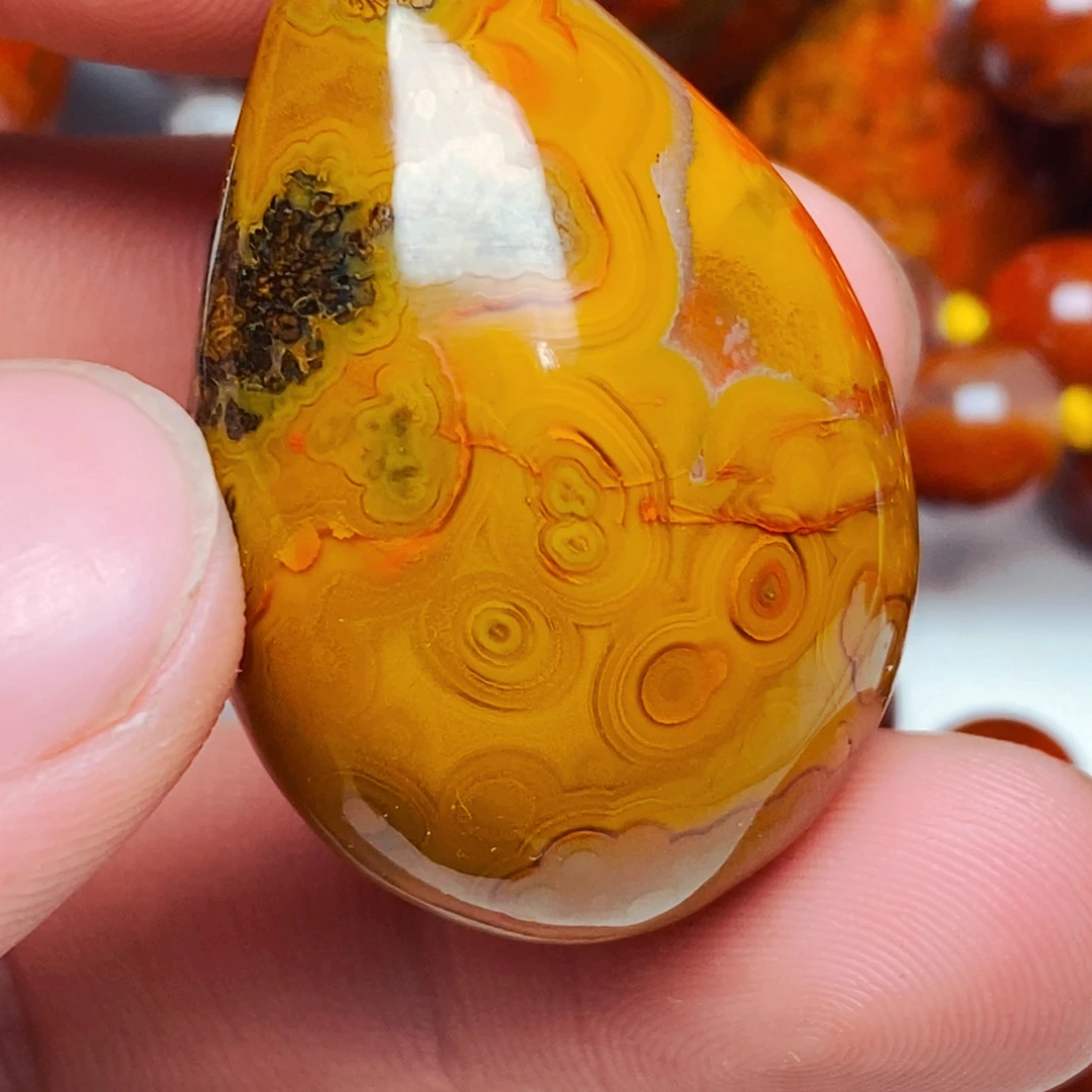 冒***鼎玛瑙/玉髓未镶嵌颈饰