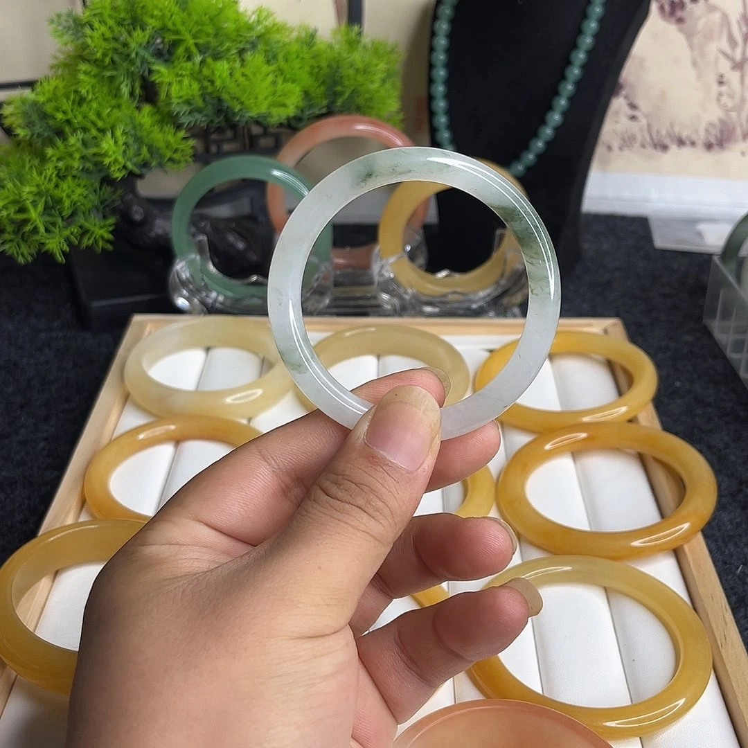未镶嵌手镯石英质玉8018