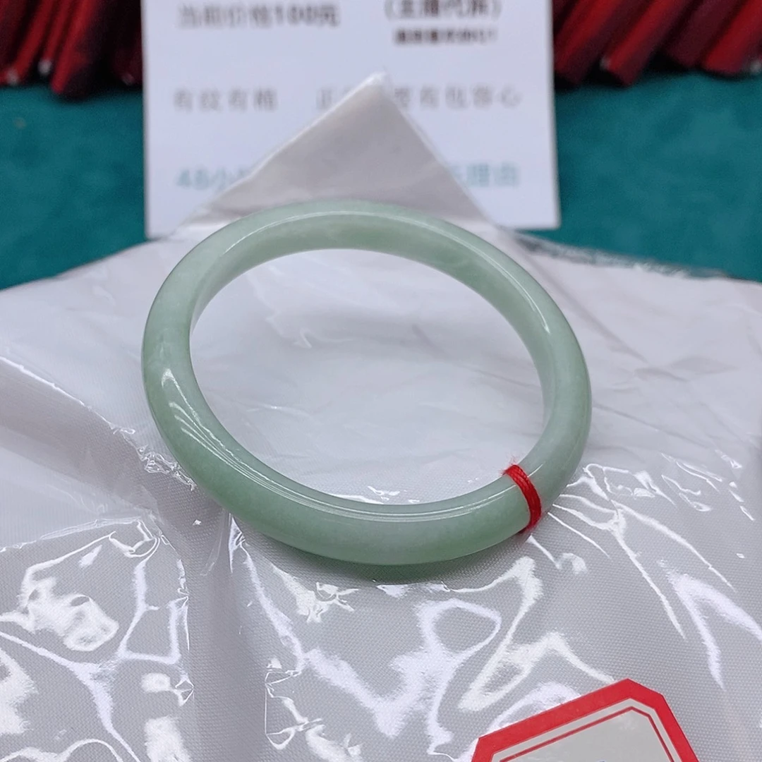 翡翠手镯未镶嵌贝*、833333333