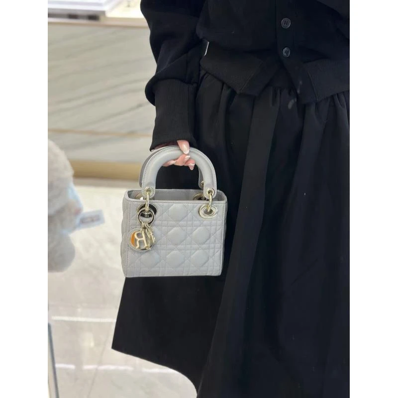 95新 DIOR/迪奥  展会外场！珠光灰戴妃三格