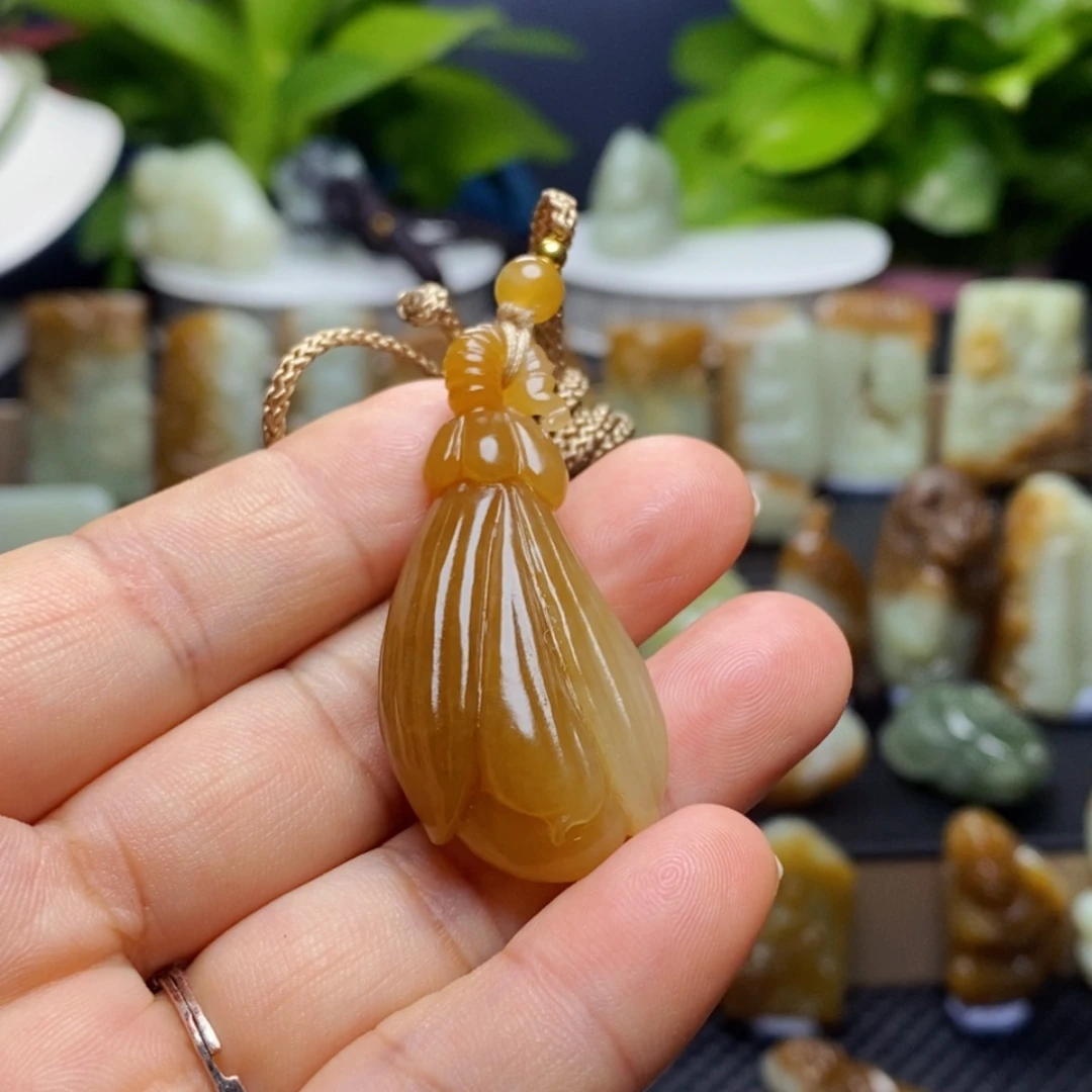 和田玉未镶嵌吊坠(不含链)