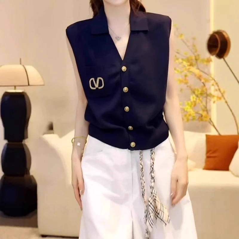 宽松设计感背心上衣大码2025夏季新款胖mm时尚翻领无袖针织开衫女