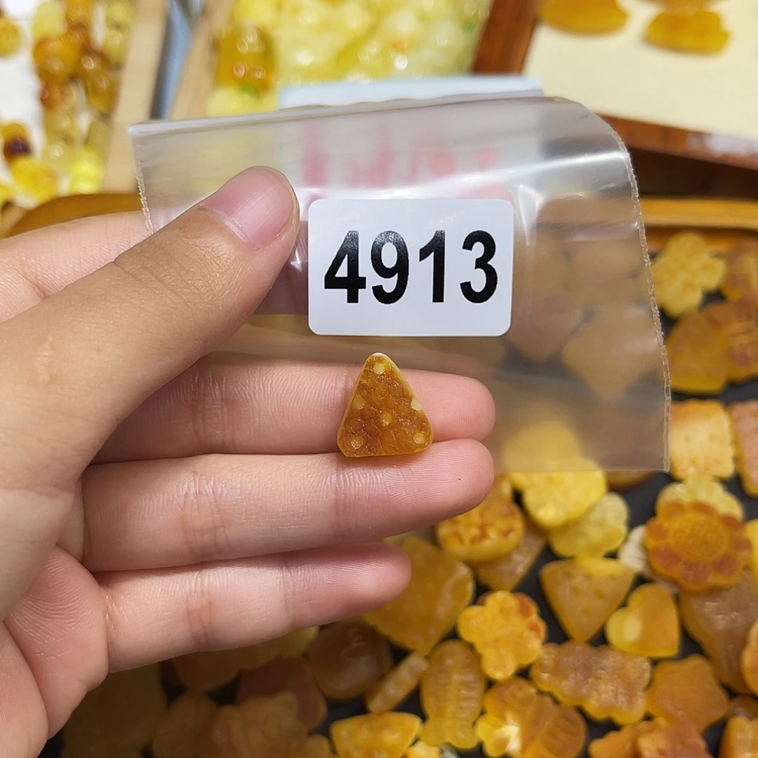 琥珀未镶嵌珠宝奇石
