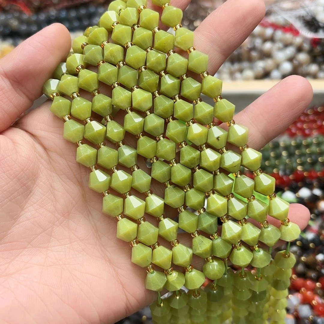 玛瑙/玉髓未镶嵌珠宝半成品卡8岫玉塔切一条
