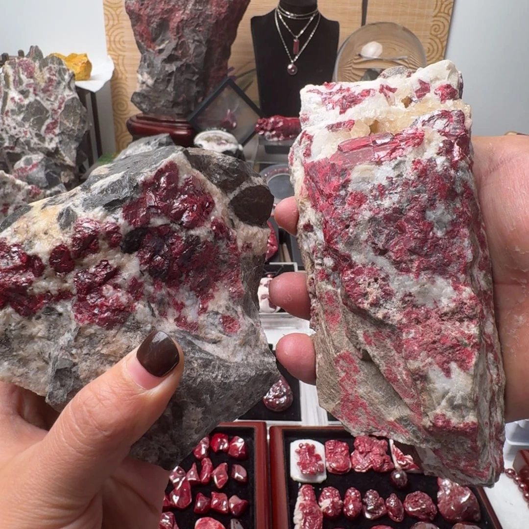 天然辰砂天然原石原矿矿标