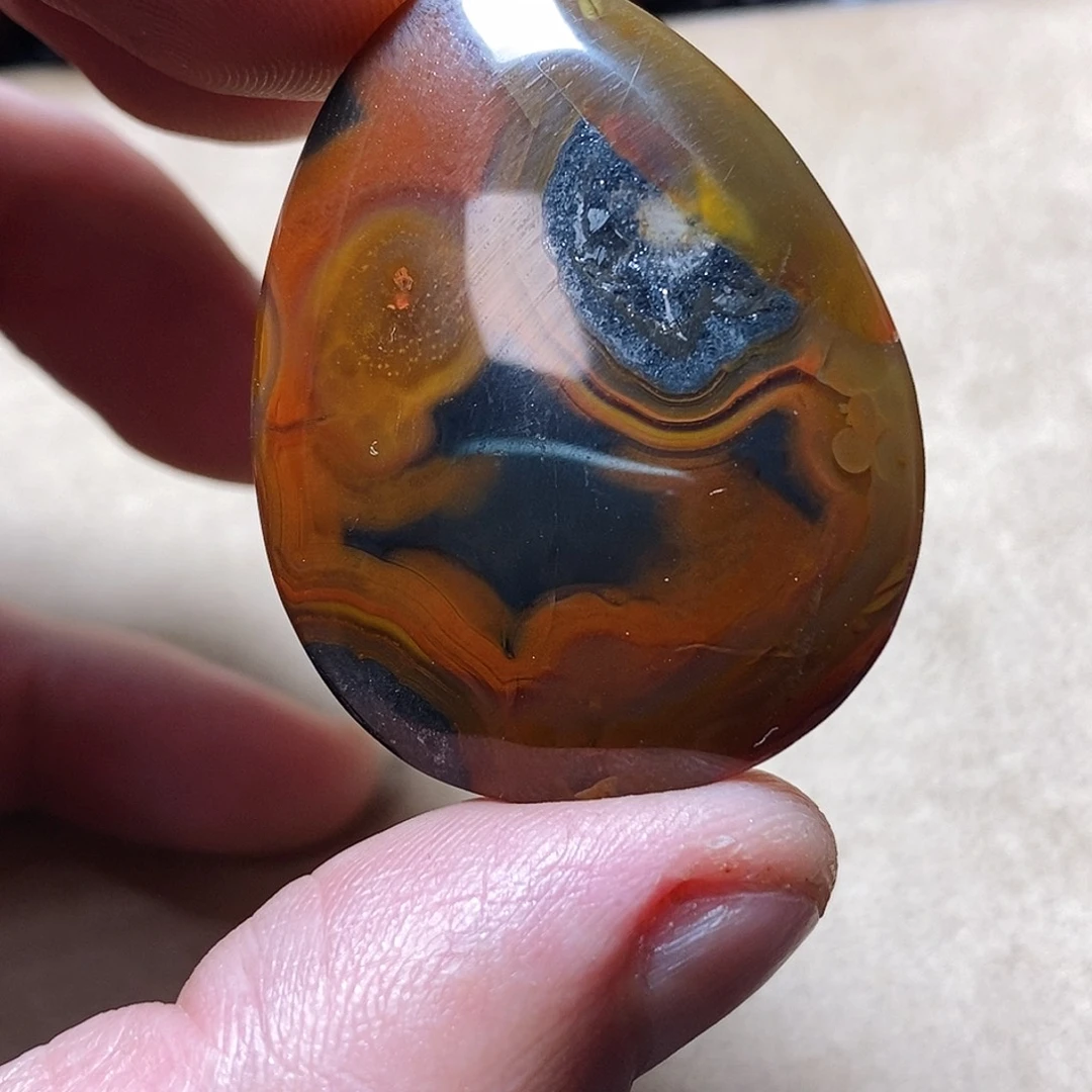 玛瑙/玉髓颈饰未镶嵌知*界