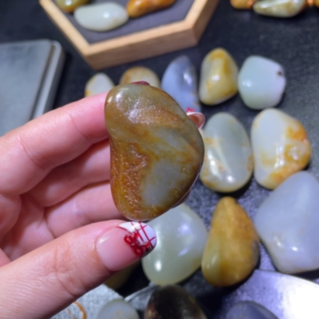 【闪购商品】颈饰未镶嵌和田玉