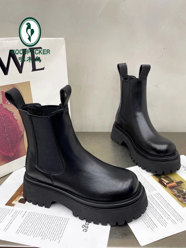 啄木鸟短靴烟筒靴女士百搭新款英伦风切尔西靴子秋季靴子女短靴