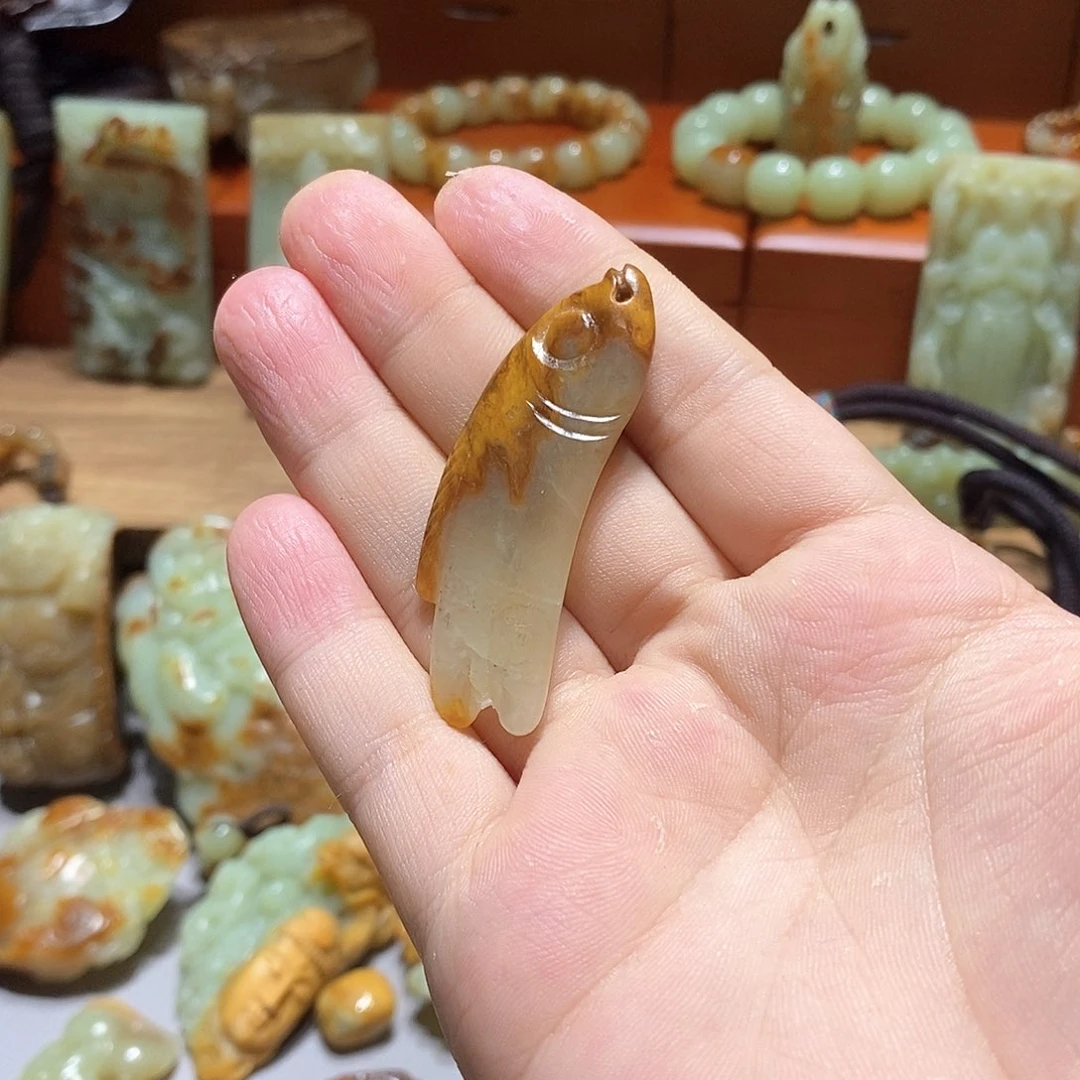 岫岩河磨玉（透闪石质玉）珠宝奇石未镶嵌简**单