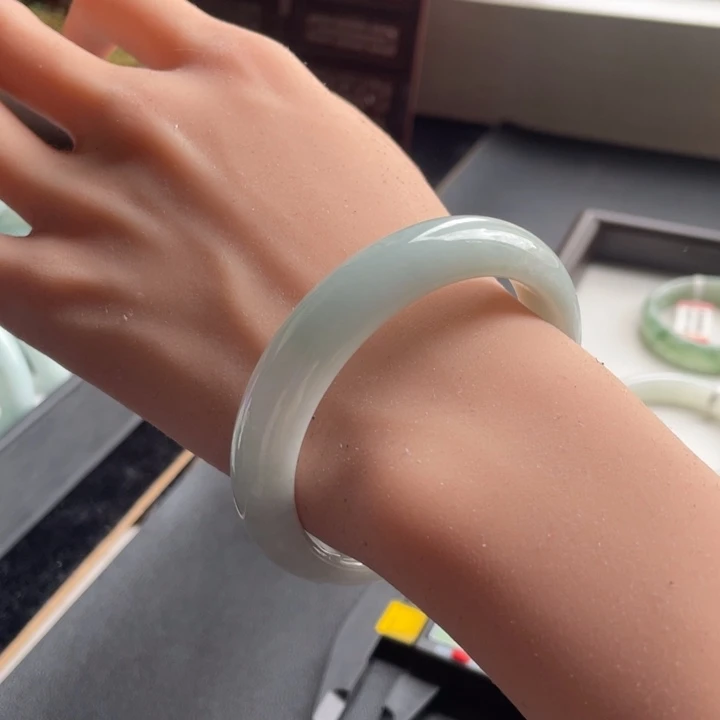 翡翠未镶嵌手镯23