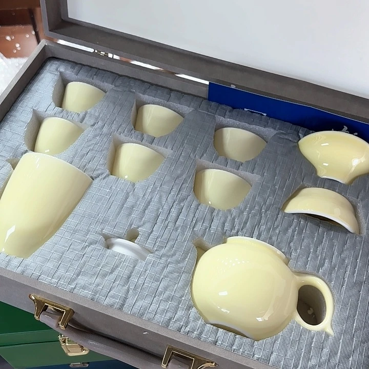 孤品茶具套装等。