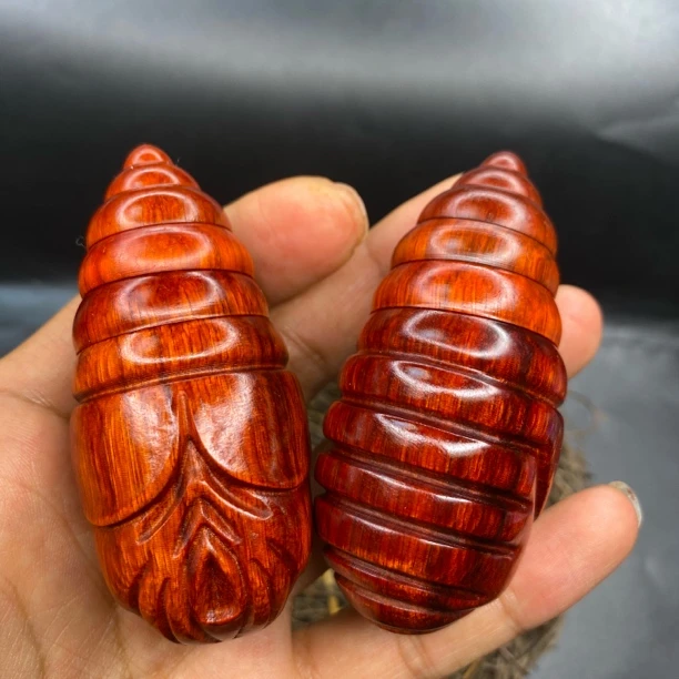 高油高密紫檀手工雕刻可动蚕蛹东南西北文玩手把件男女适用