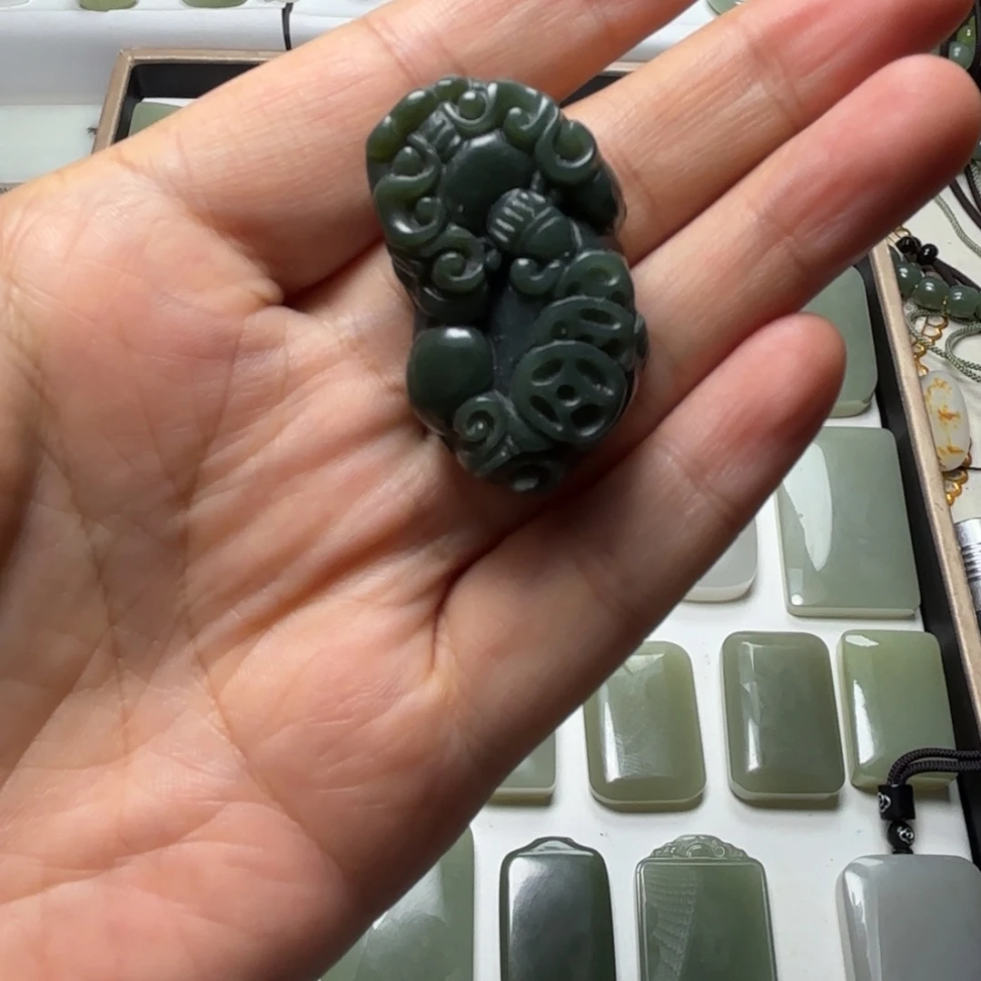颈饰未镶嵌和田玉