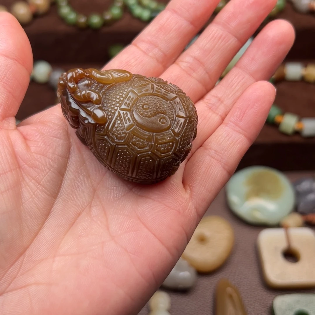 草***卡和田玉未镶嵌颈饰