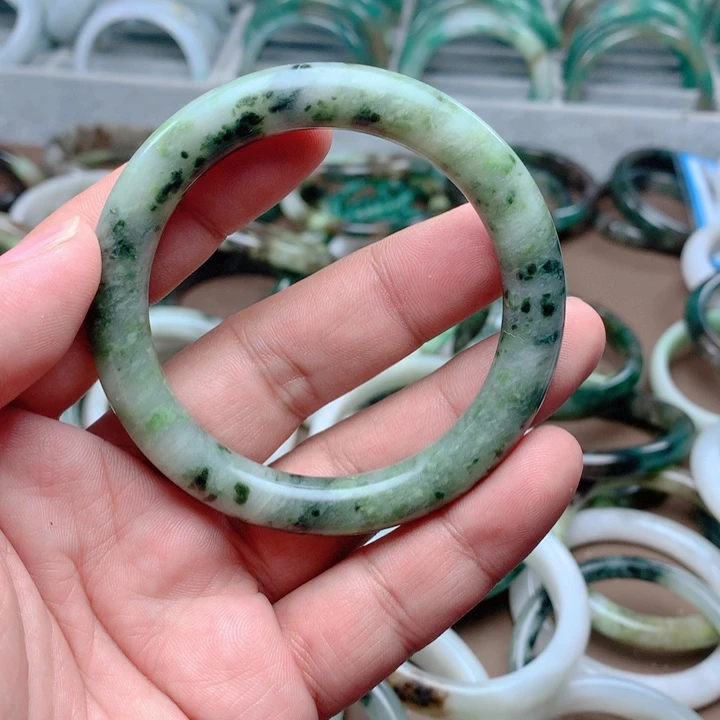 独山玉未镶嵌手镯55