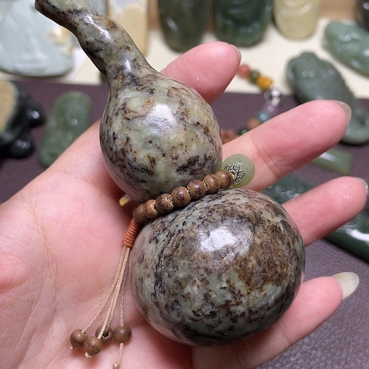 岫岩河磨玉（透闪石质玉）未镶嵌颈饰