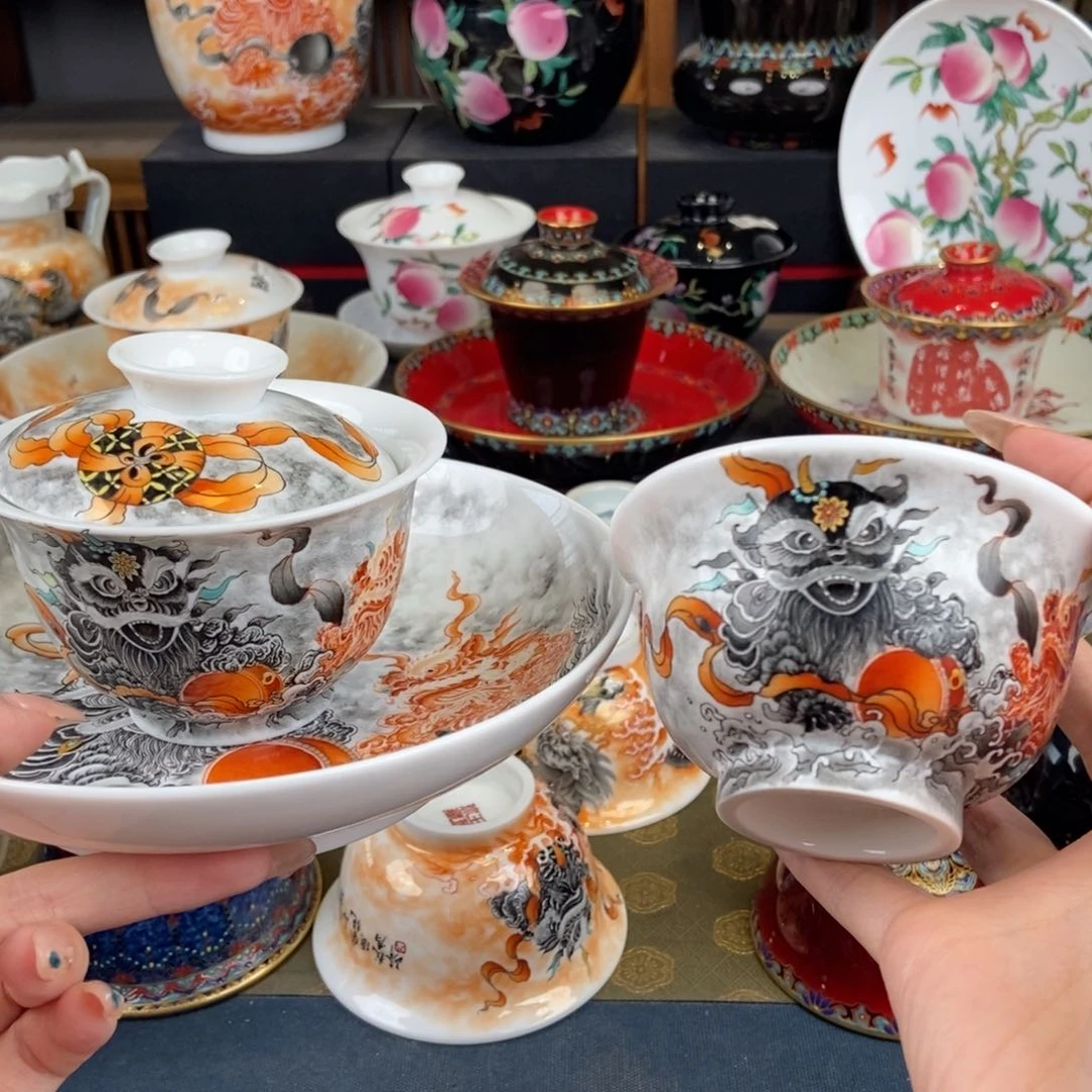 陶瓷艺术家的作品是一种非常￼