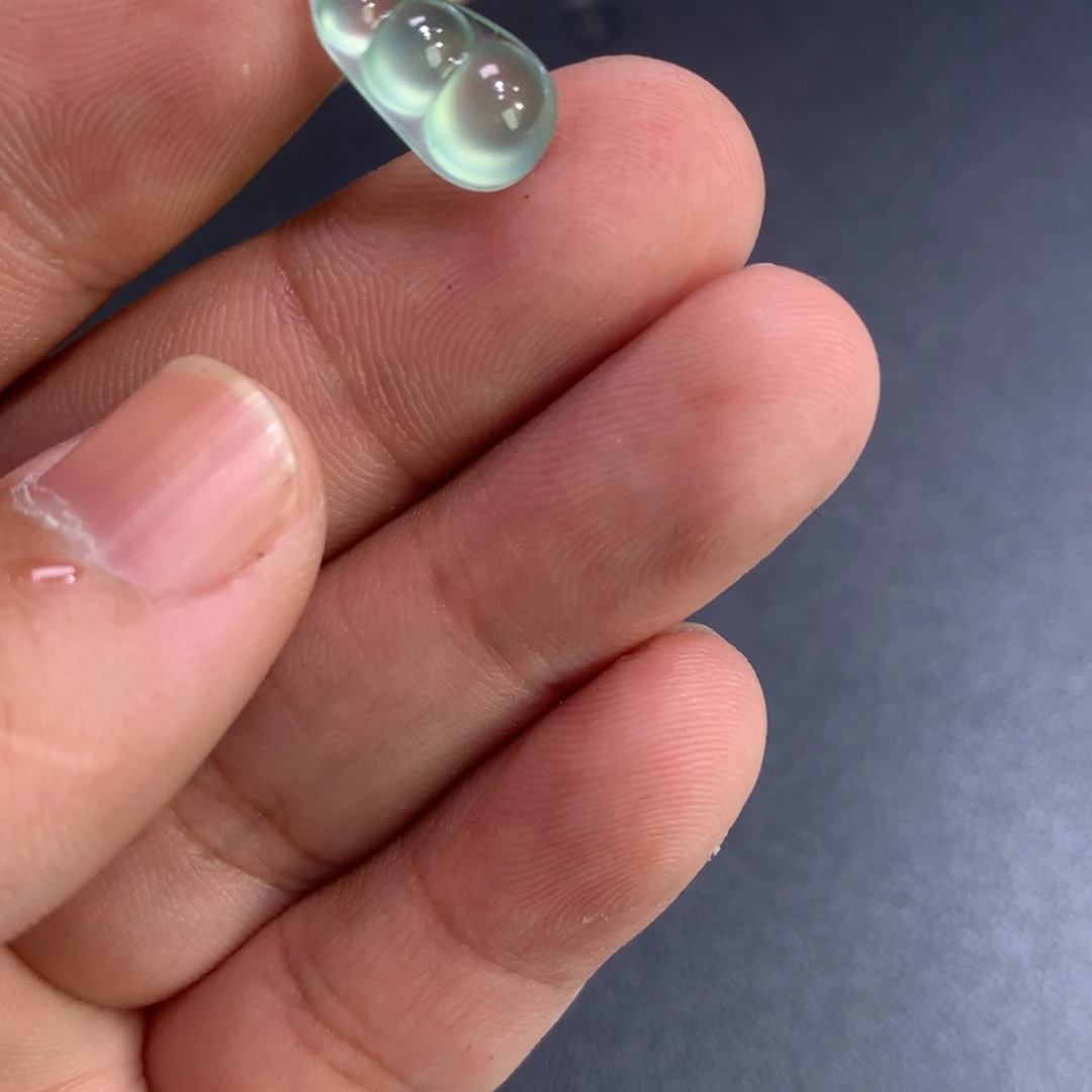 翡翠未镶嵌颈饰豆子