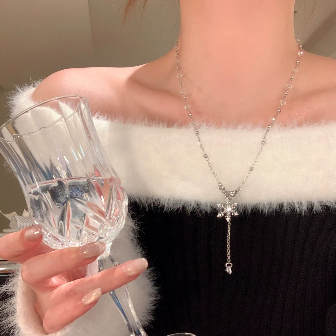 铜合金亚克力项链 冬日精致闪锆雪花流苏项链女气质轻奢毛衣链
