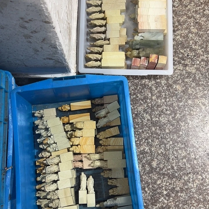 奕***之昌化石印石在一起也