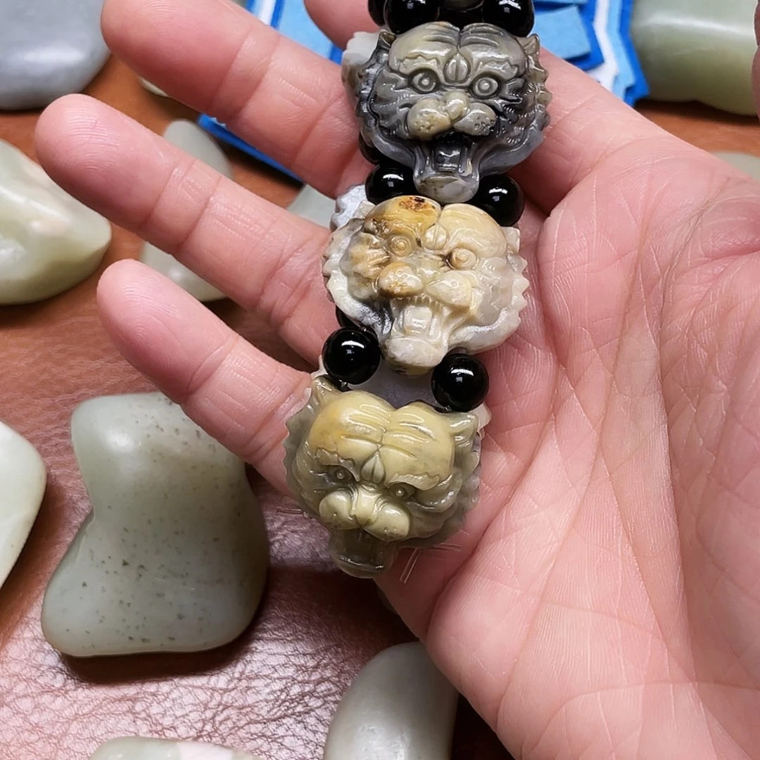 用***1和田玉未镶嵌车挂