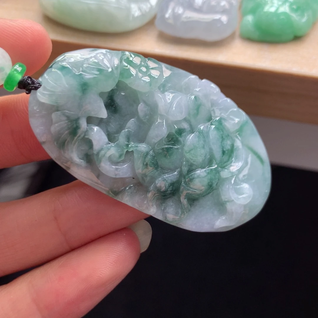 颈饰未镶嵌翡翠吊坠