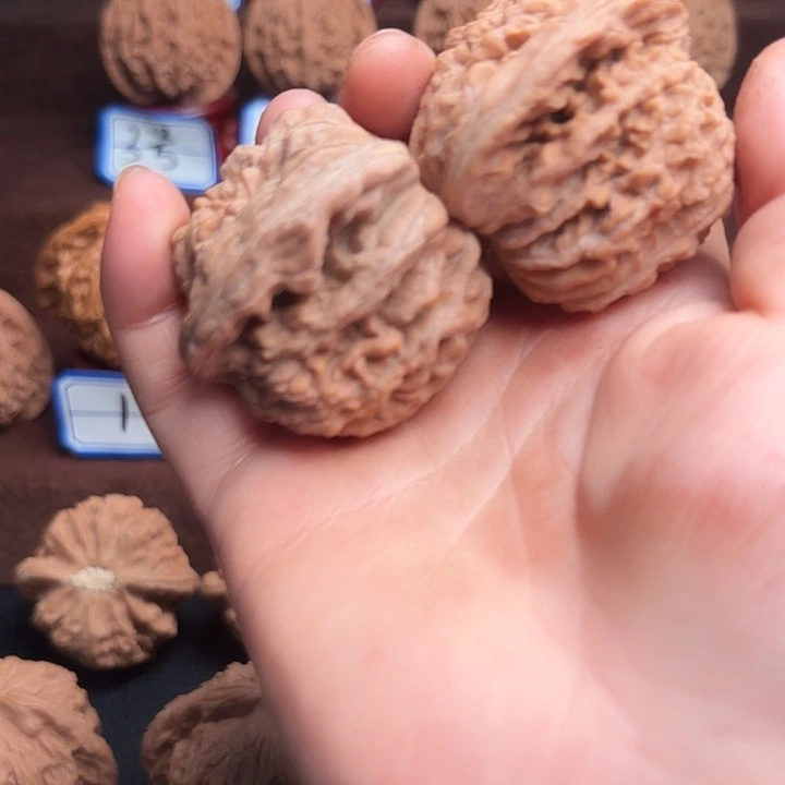 S***n文玩核桃吊坠四座楼51