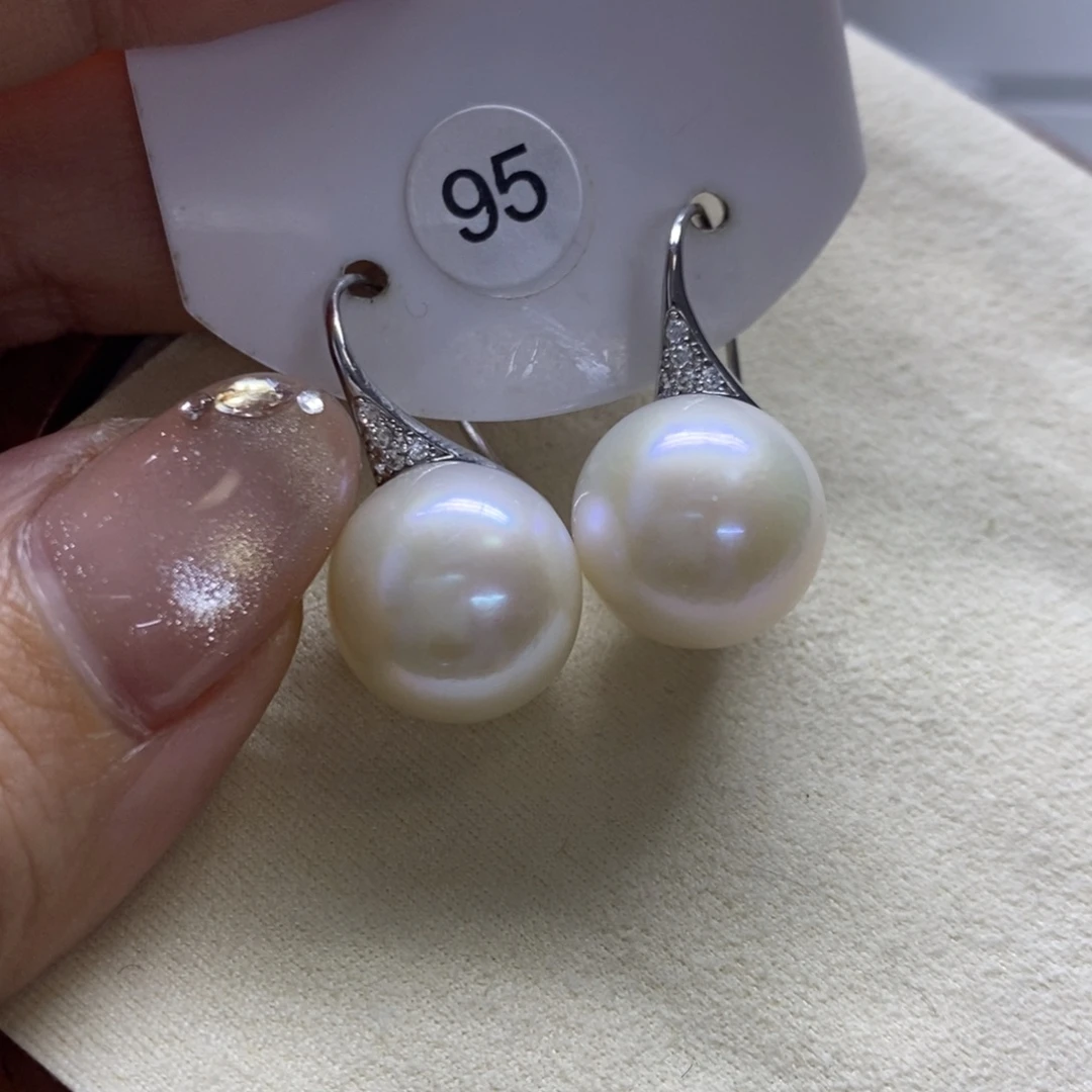 淡水珍珠银S925镶嵌耳饰
