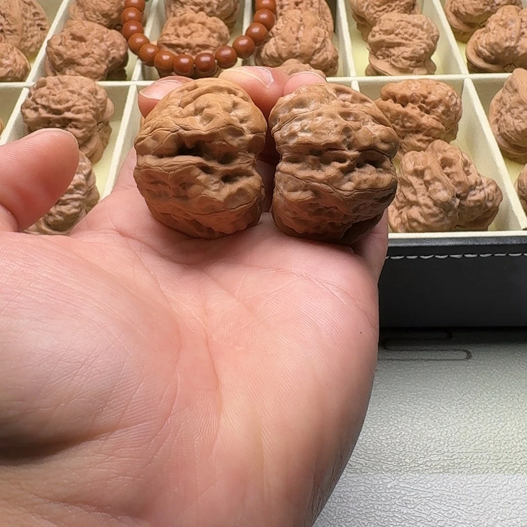 大***们大叶紫檀（黑酸枝木类）