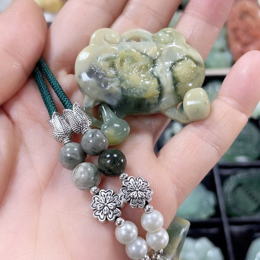 蛇纹石玉颈饰未镶嵌