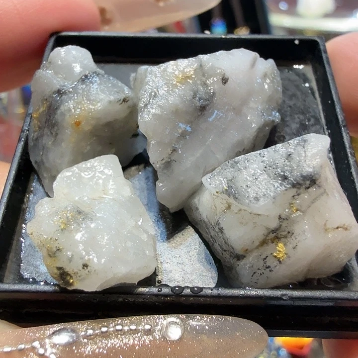 沉12.4g聚金阁天然明金矿标