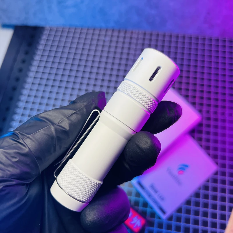 Vastlite瓦赛莱特 BOW 超小型远射手电便携户外SFT25核心1800流明