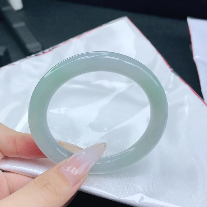 翡翠未镶嵌手镯54-55圈口圆条