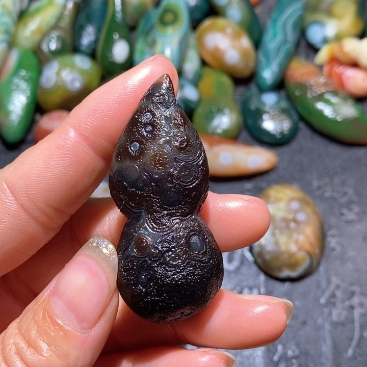 石英质玉颈饰未镶嵌李**民