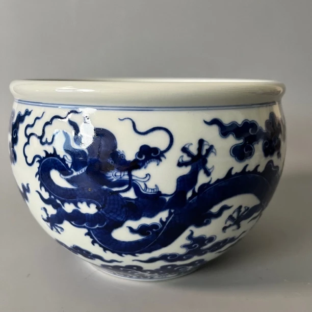 1-1306青花龙纹缸