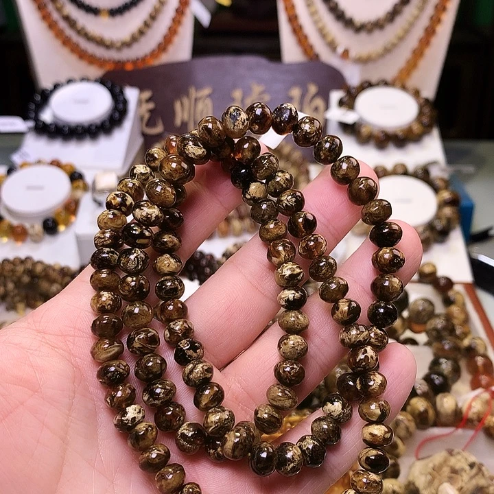 琥珀未镶嵌裸石8+585