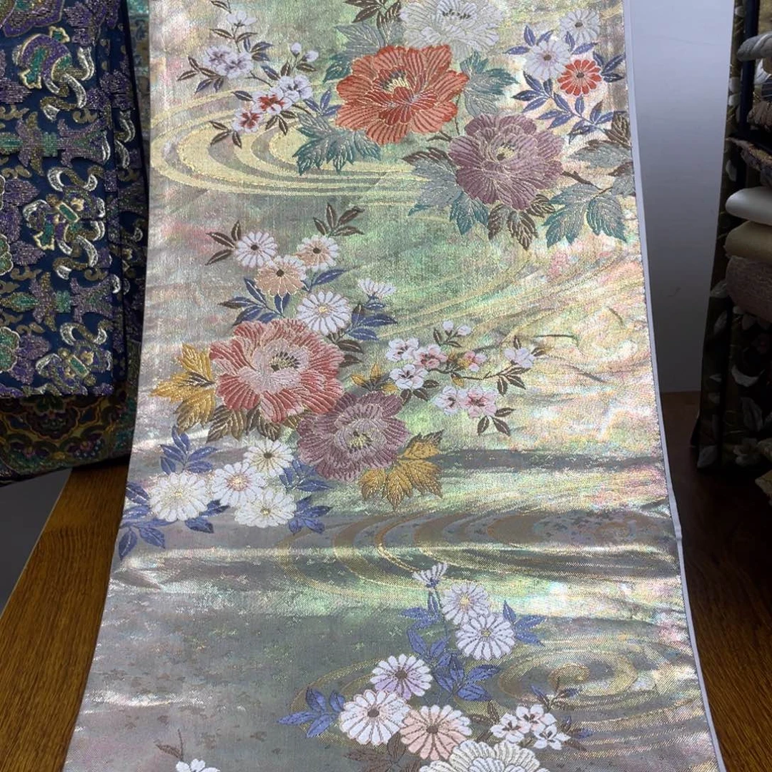 织绣织锦，织锦缎，