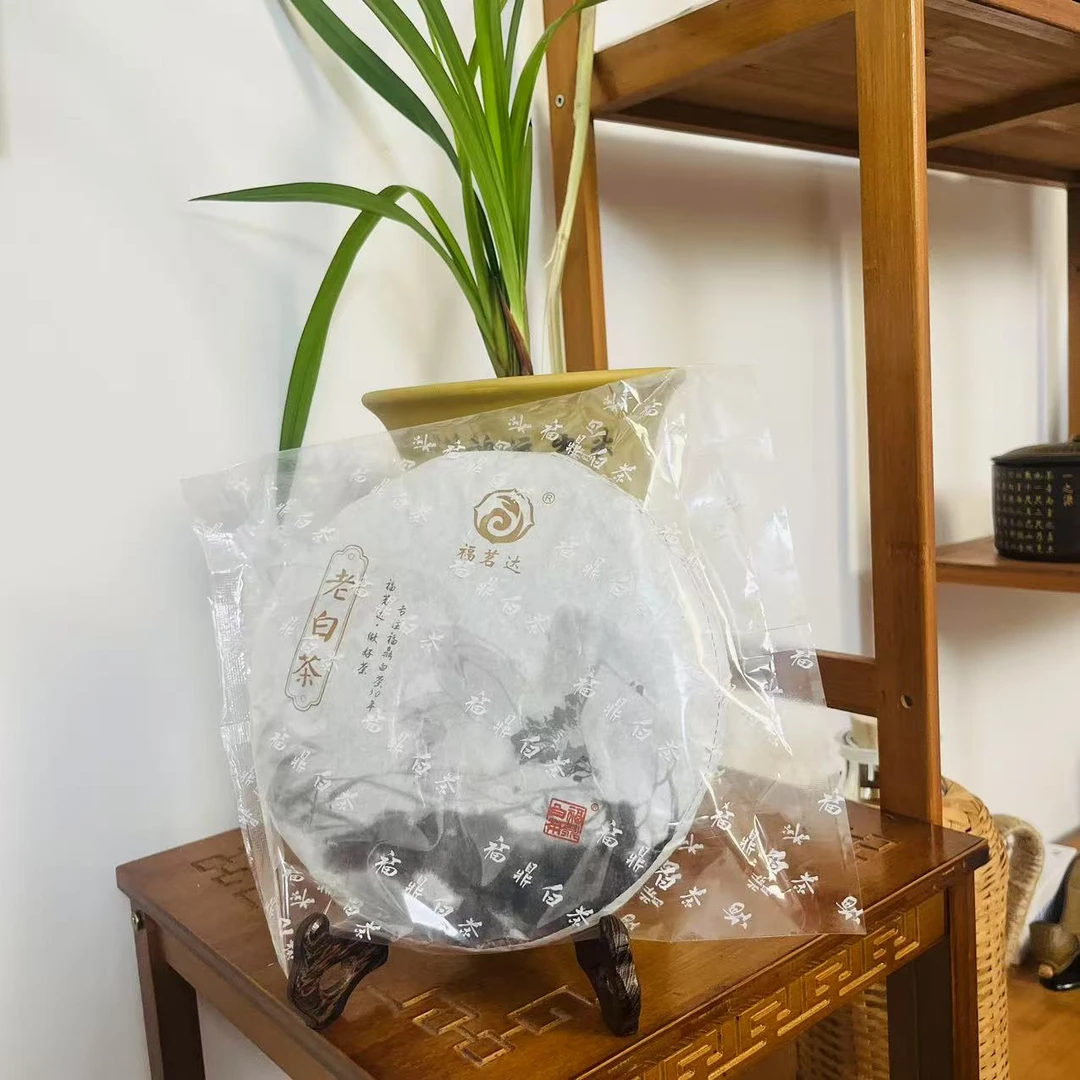 2017年福达茗老白茶饼350克